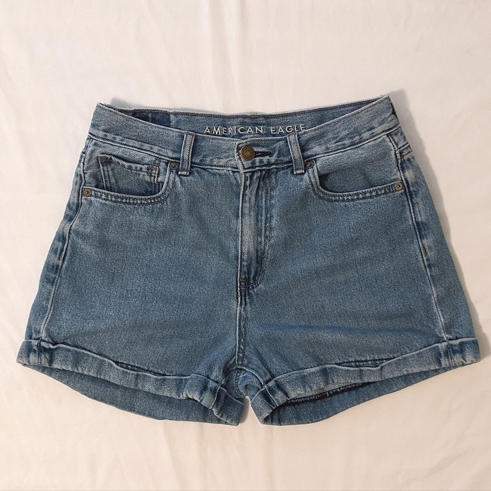 American Eagle Mom Shorts Light Wash Cuffed Hi Rise - Size 4